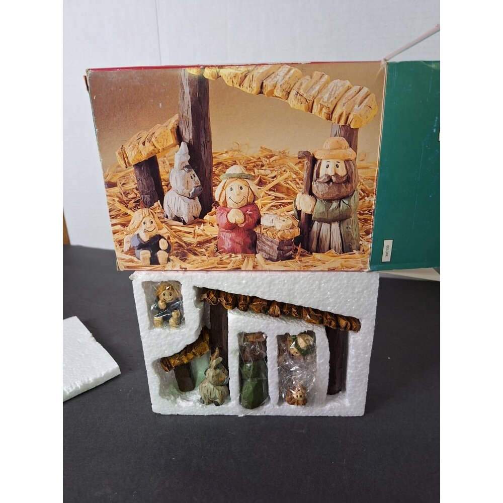 GIFTCO~  INC~ CHRISTMAS BLESSED NATIVITY SET~ IN ORIGINAL BOX~ WOOD LOOK